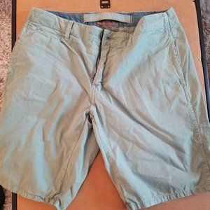 Original Paperbacks Harbor Hemmed Shorts